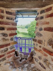 Aperture in brick wall structure