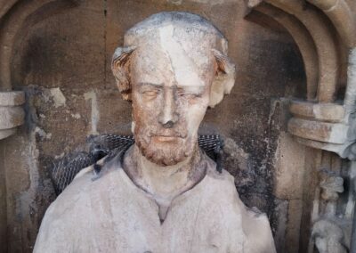 Statue with lime putty mortar repairs.